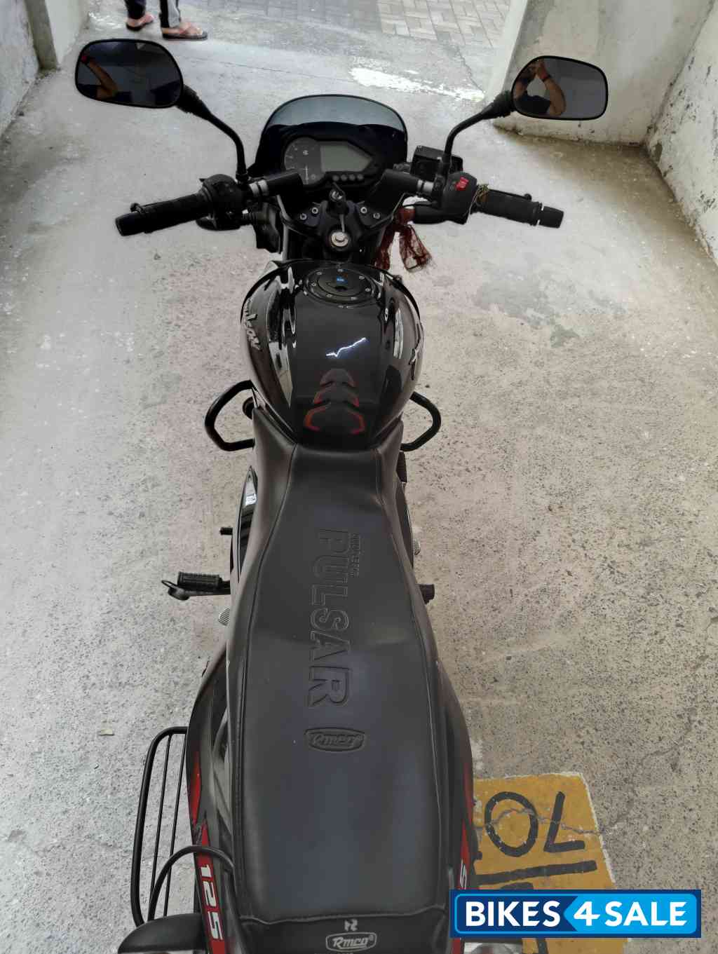 Ebony Black Solar Red Bajaj Pulsar 125 Neon Disc Single Seat