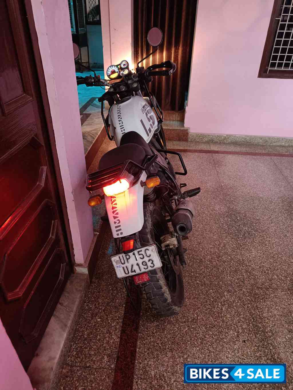 Snow White Royal Enfield Himalayan Sleet