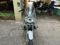 Pearl White Bajaj Avenger Cruise 220 BS6