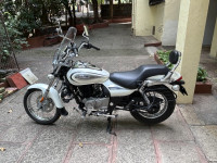 Pearl White Bajaj Avenger Cruise 220 BS6