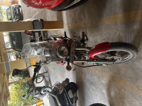 Red Bajaj Avenger 220 DTS-i