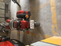 Red Bajaj Avenger 220 DTS-i