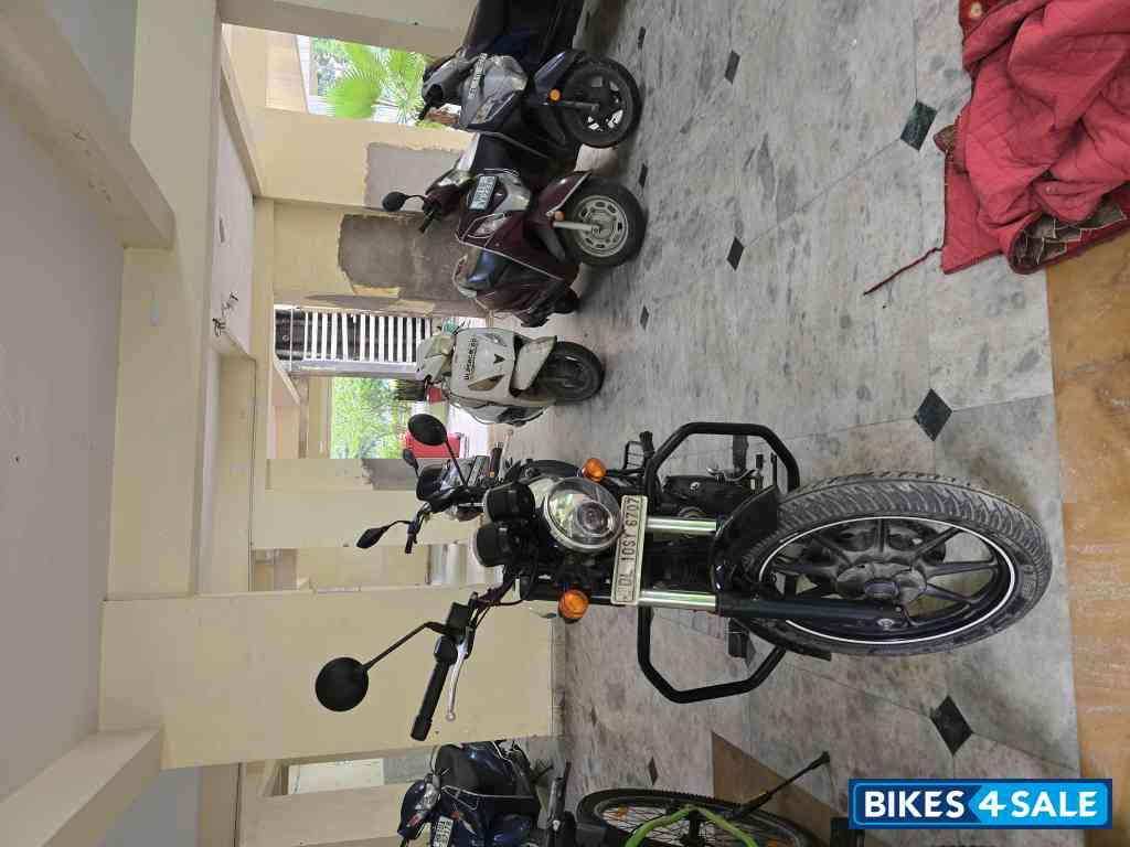 White Royal Enfield Thunderbird X 350