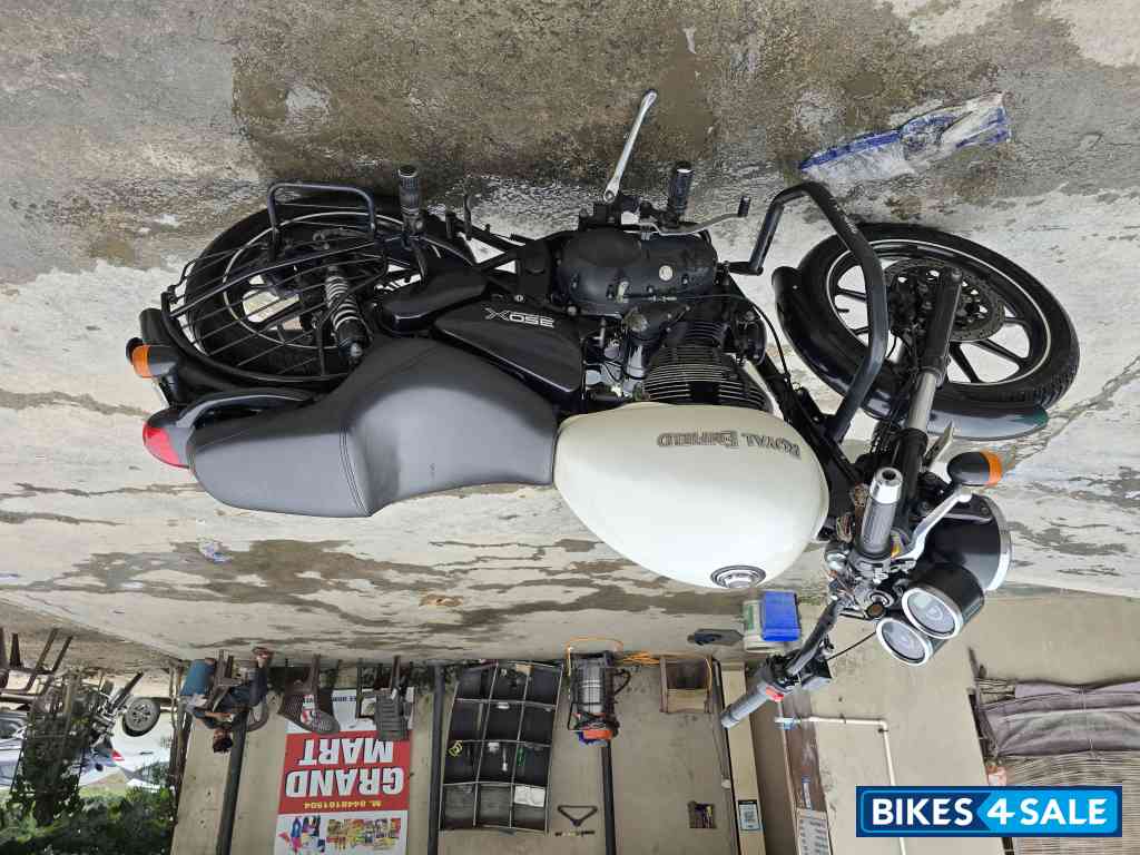 White Royal Enfield Thunderbird X 350
