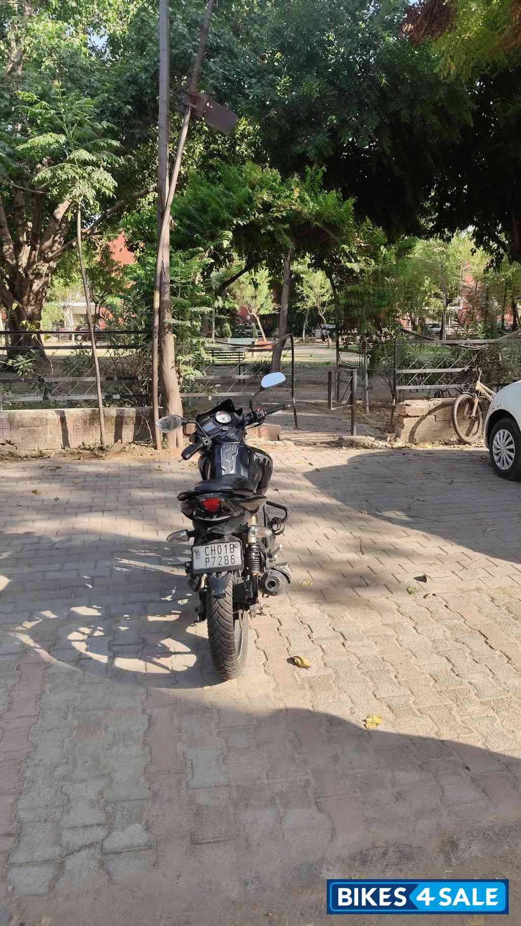 Black TVS Apache RTR 180