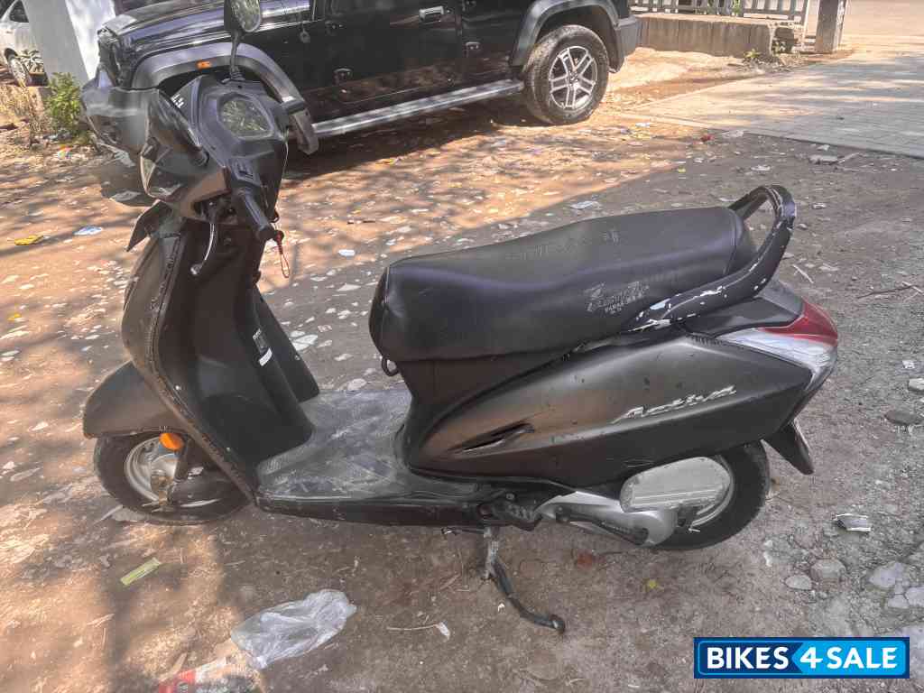 Matt Black Honda Activa 5G