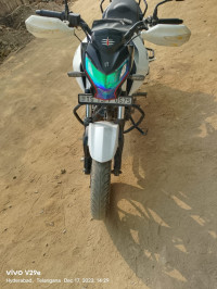 Pearl White Hero Xtreme 160R
