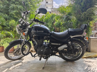 Black Royal Enfield Thunderbird 350