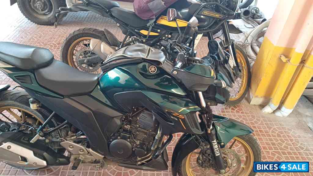 Cyan Mettallic Yamaha FZS 25 BS6