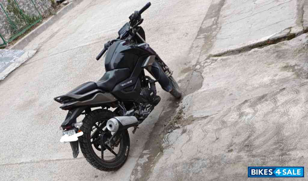 TVS Raider Split Seat