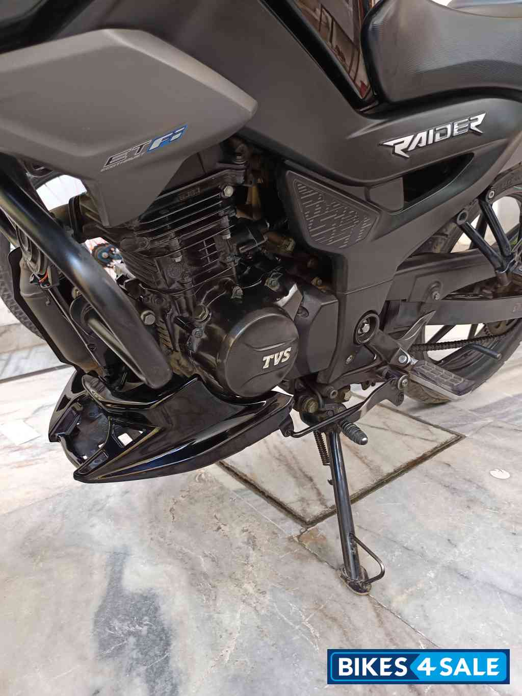 TVS Raider Split Seat
