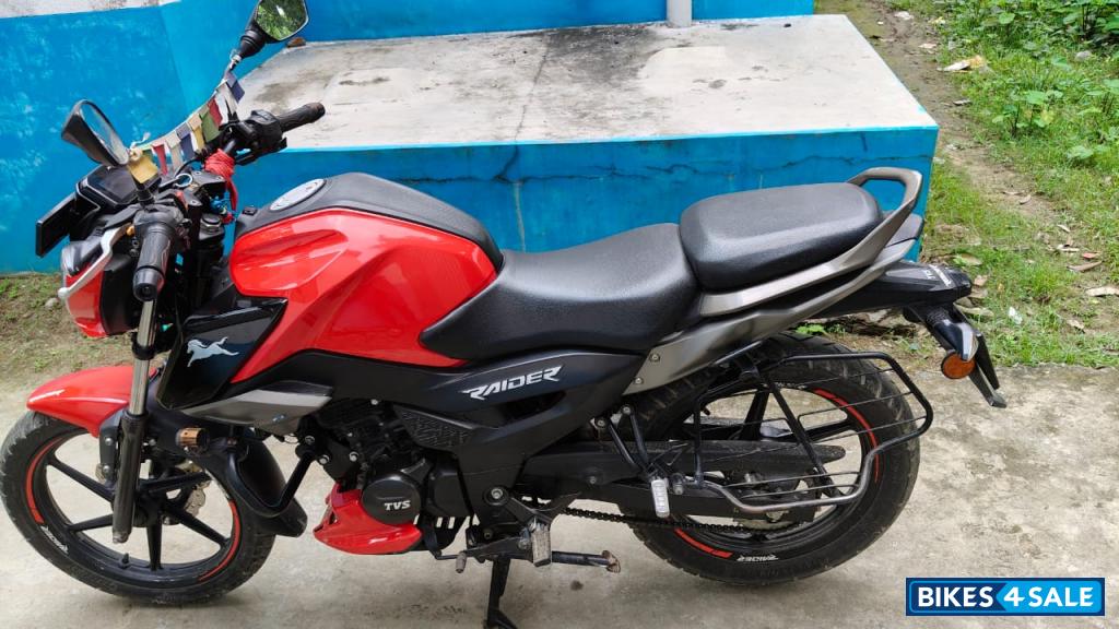Red TVS Raider 125