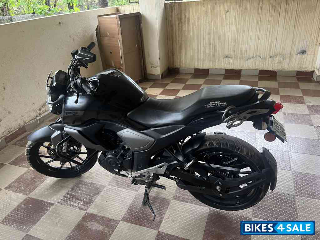 Black Yamaha FZ
