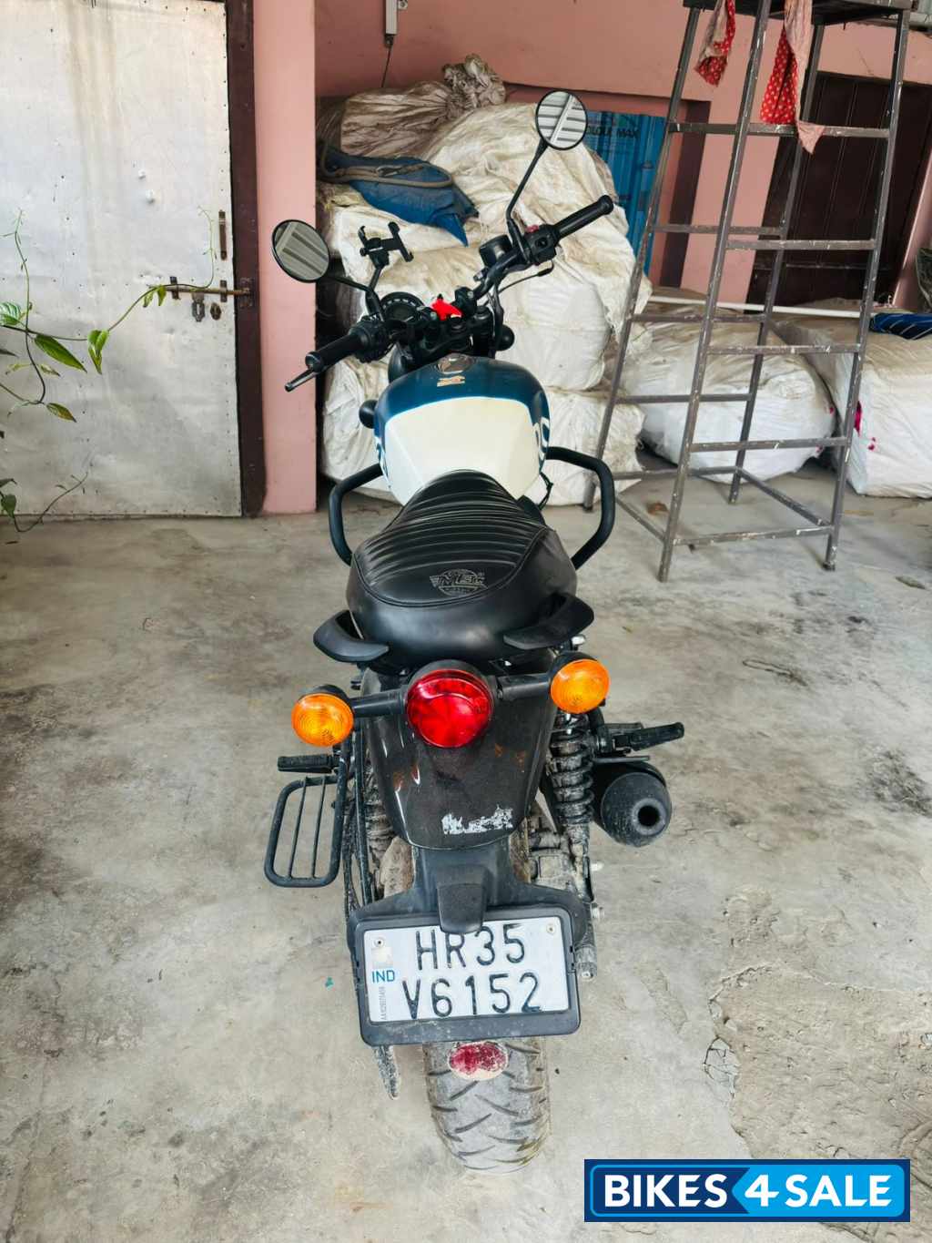 Royal Enfield Hunter 350 Metro