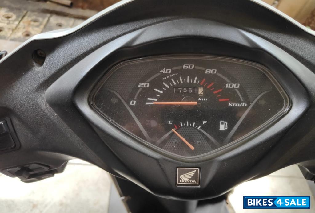 White Honda Activa 3G