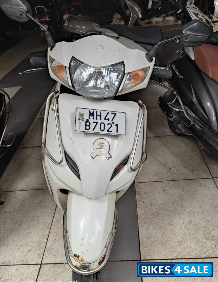 White Honda Activa 3G
