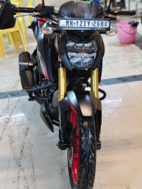 Mate Black TVS Apache RTR 160 4V 2025