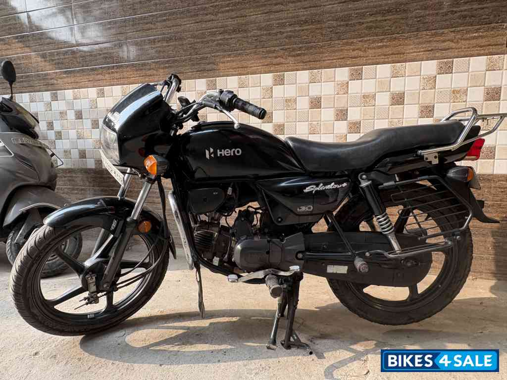 Stealth Black Hero Splendor Plus BS6