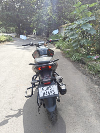 Black / Red Hero Xtreme 160R 4V 2024