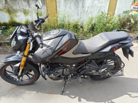 Black / Red Hero Xtreme 160R 4V 2024