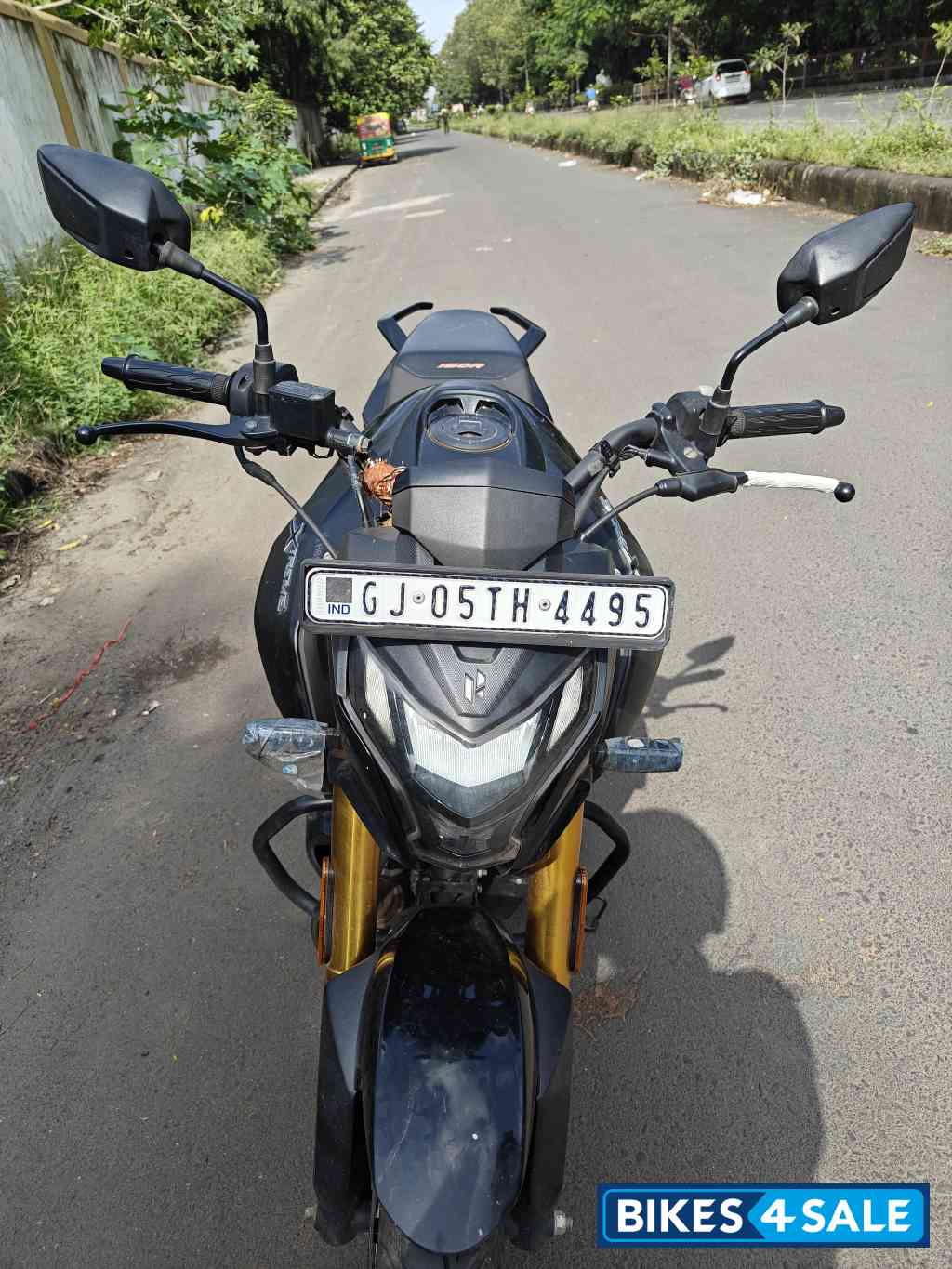 Black / Red Hero Xtreme 160R 4V 2024