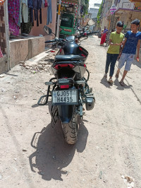 Black / Red Hero Xtreme 160R 4V 2024