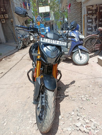 Black / Red Hero Xtreme 160R 4V 2024