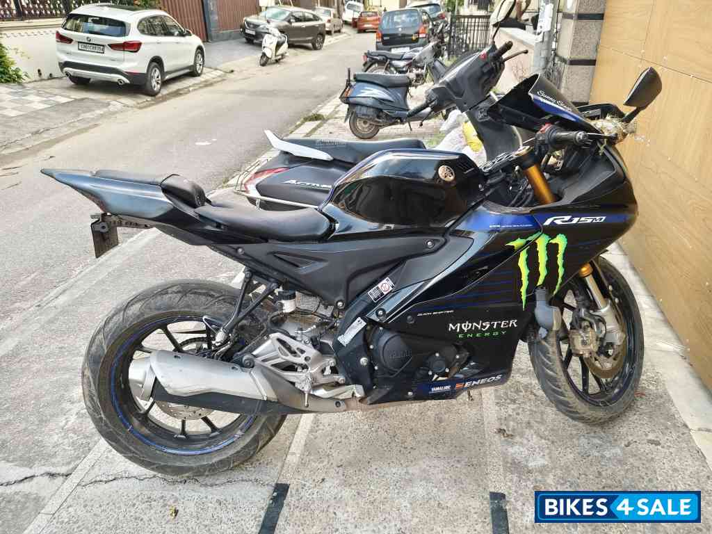 Yamaha R15M Monster Energy MotoGP Edition