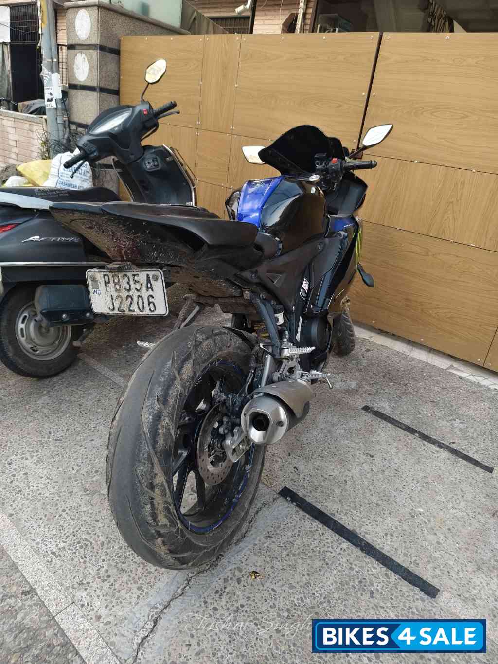 Yamaha R15M Monster Energy MotoGP Edition