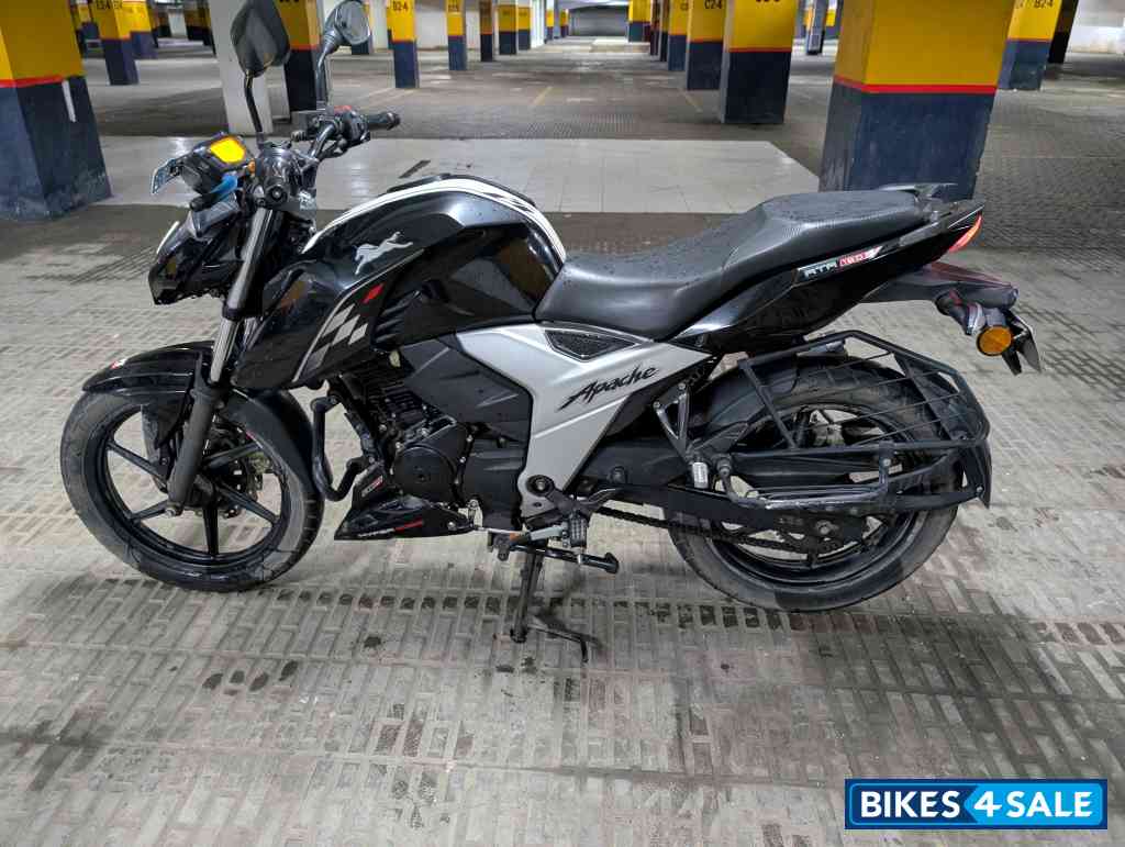 TVS Apache RTR 160 4V