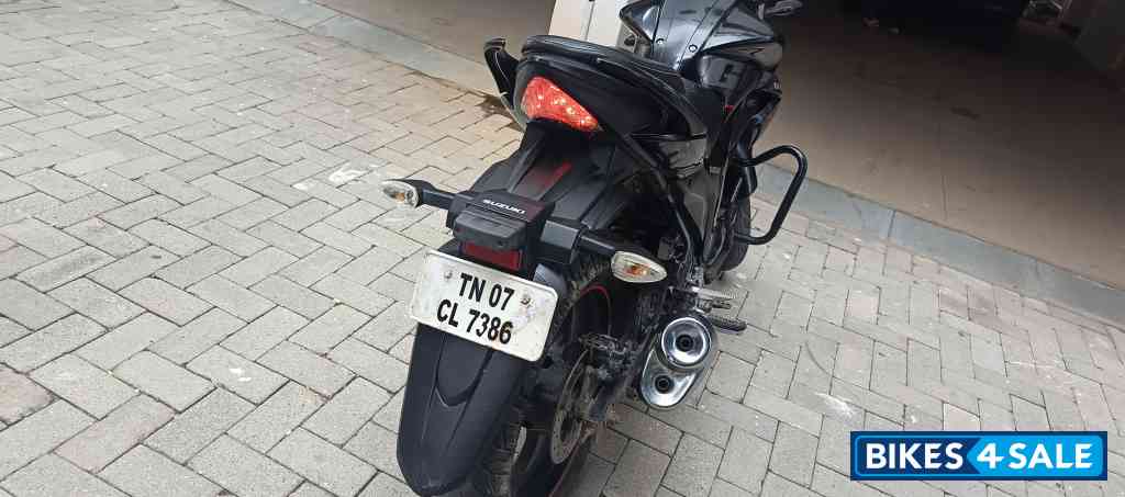 Black Suzuki Gixxer 150