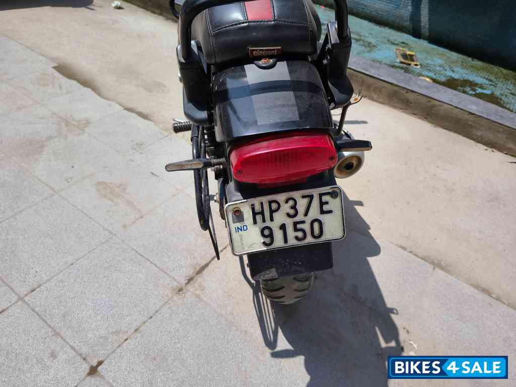 Black Bajaj Avenger Street 220