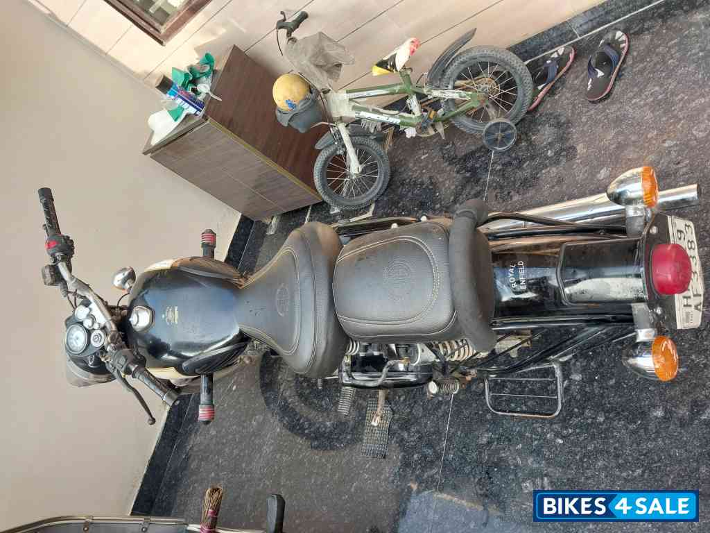 Black Royal Enfield Classic 350