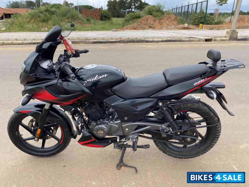 Ebony Black Red Bajaj Pulsar 220F BS6