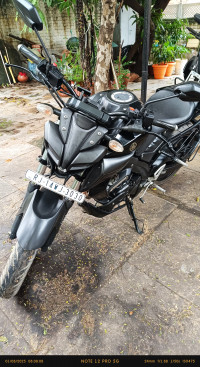 Black Yamaha MT-15 BS6