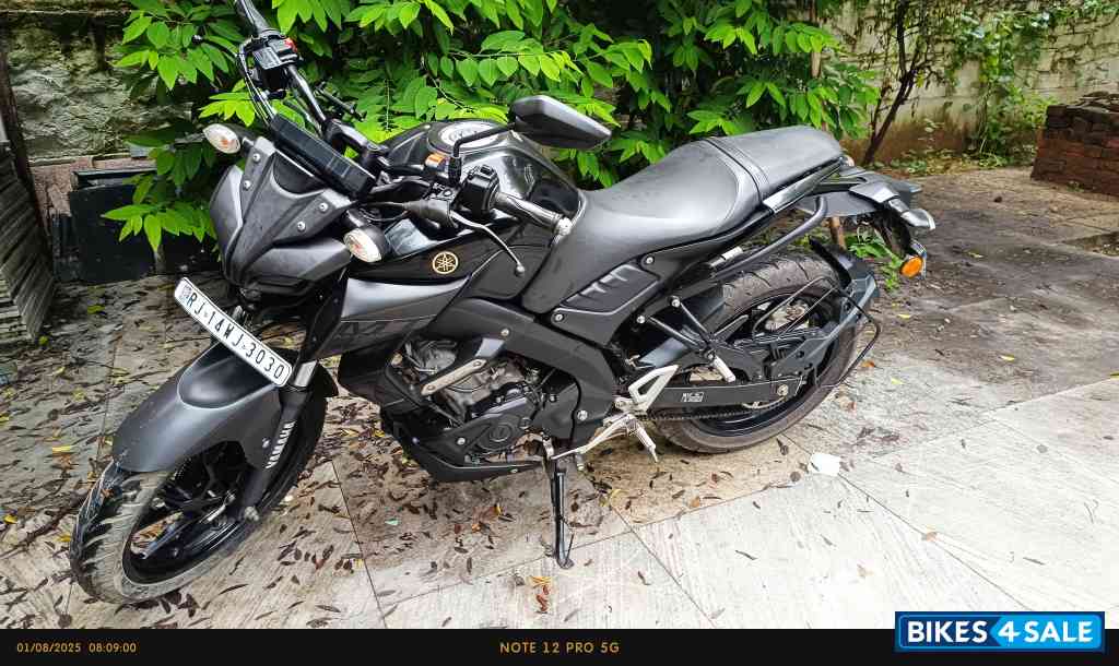 Black Yamaha MT-15 BS6