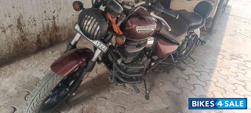 Red Royal Enfield Meteor 350 Stellar
