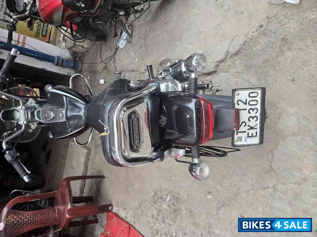 Auburn Black Bajaj Avenger Cruise 220