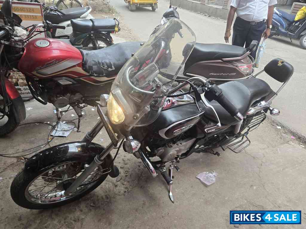 Auburn Black Bajaj Avenger Cruise 220