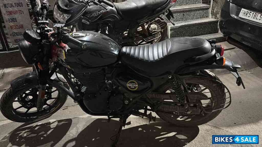 Royal Enfield Hunter 350 Metro