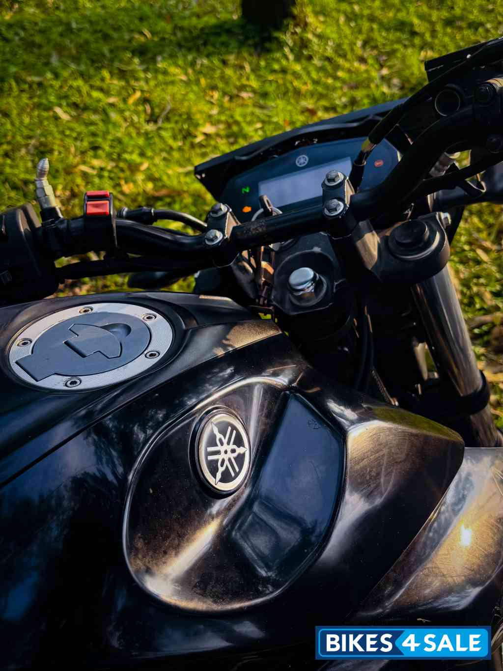 Black Yamaha FZS 25 BS6