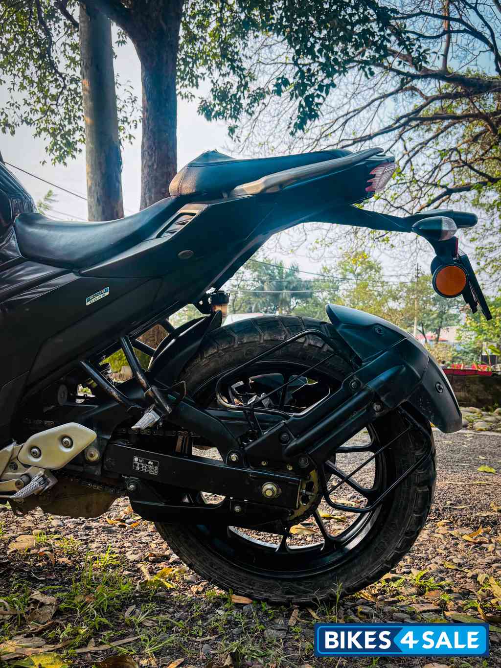 Black Yamaha FZS 25 BS6