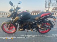Matte Black TVS Apache RTR 160 4V 2024