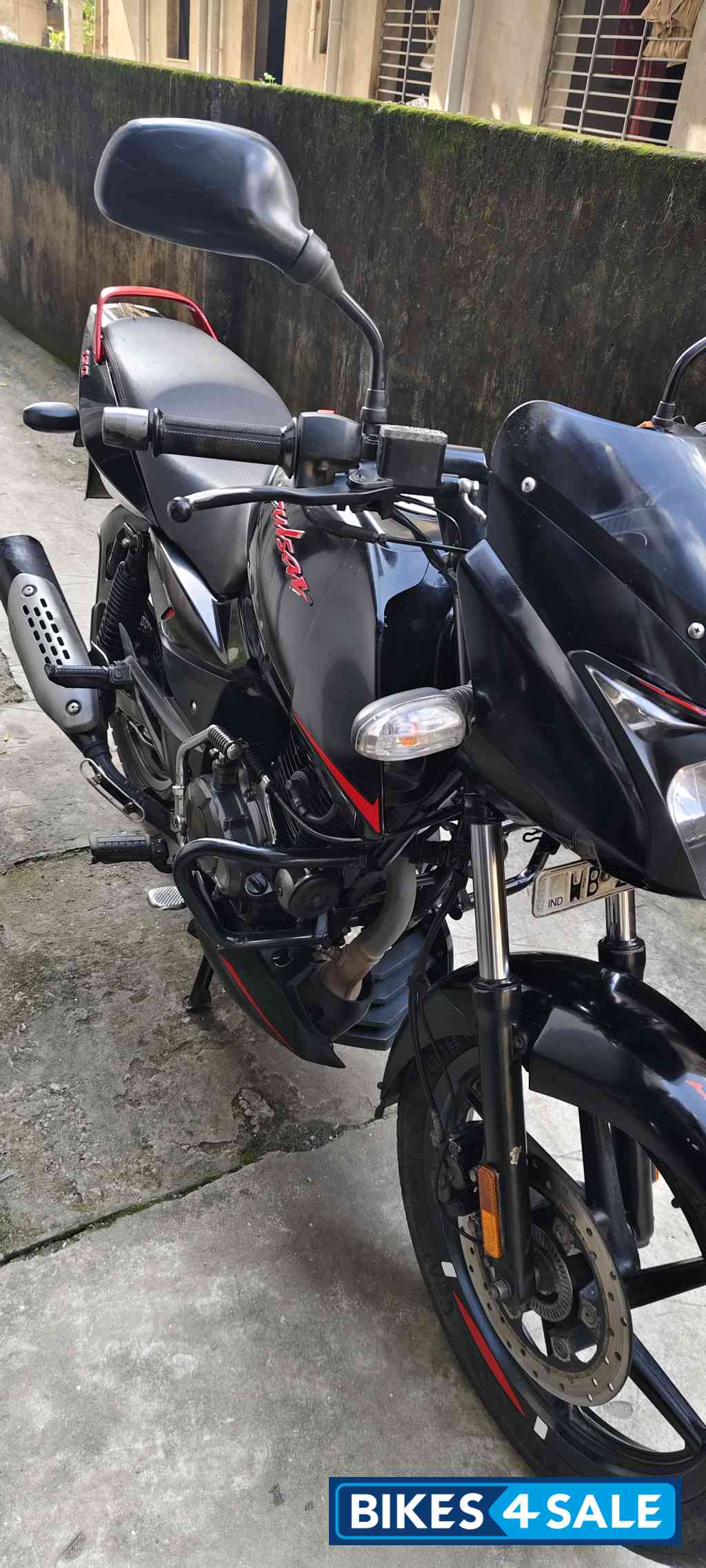 Black & Red Bajaj Pulsar 150 Neon BS6