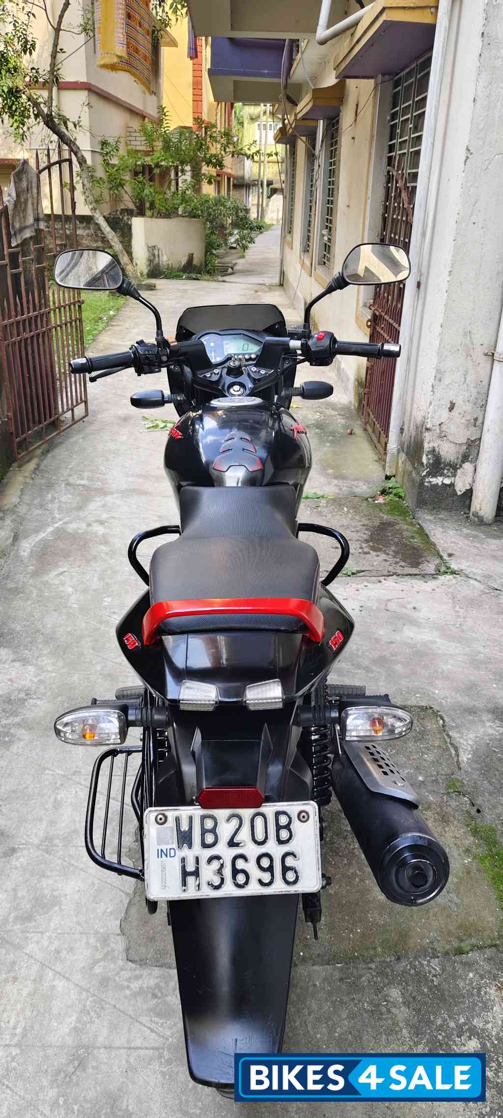Black & Red Bajaj Pulsar 150 Neon BS6