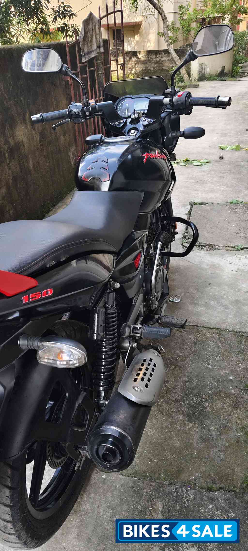 Black & Red Bajaj Pulsar 150 Neon BS6