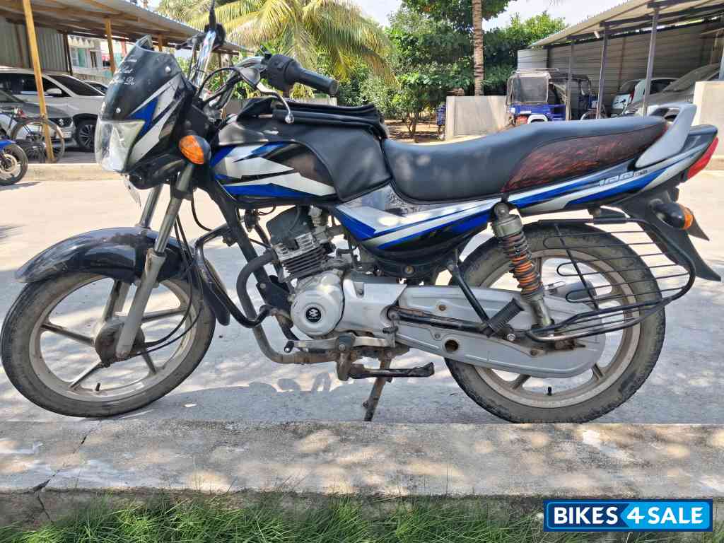Blue Bajaj CT 100 ES Blue Bajaj CT 100 ES