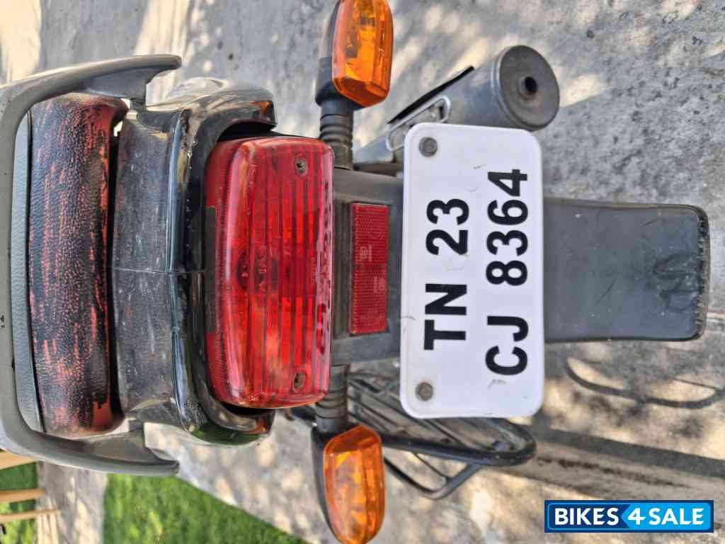 Blue Bajaj CT 100 ES Blue Bajaj CT 100 ES