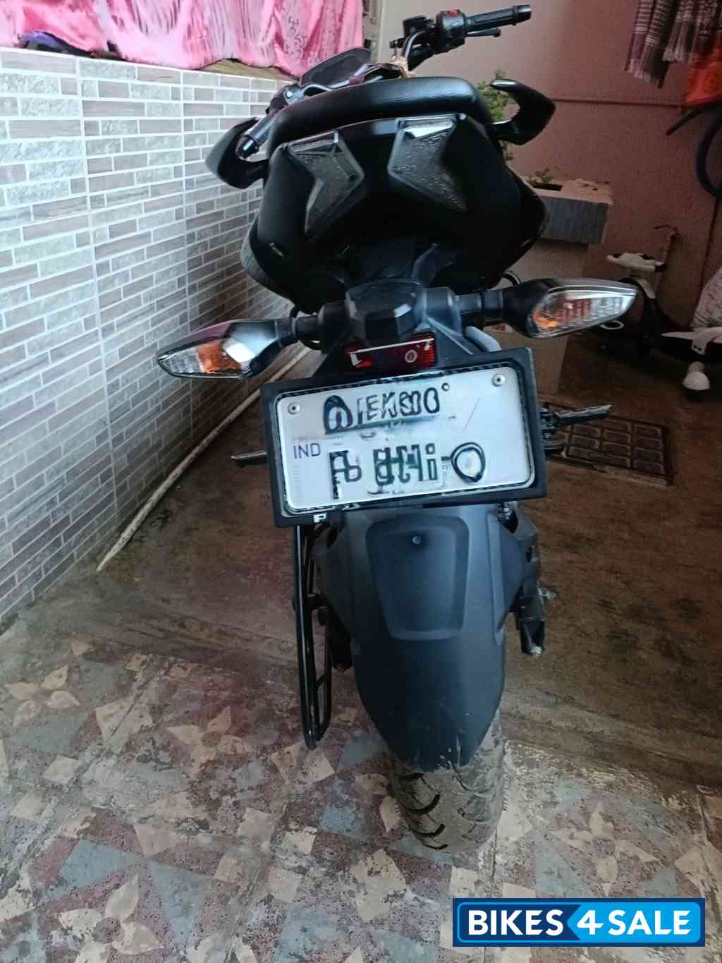 Black Bajaj Pulsar N160 Dual Channel ABS