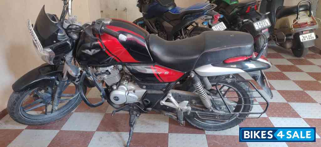Red Bajaj V15